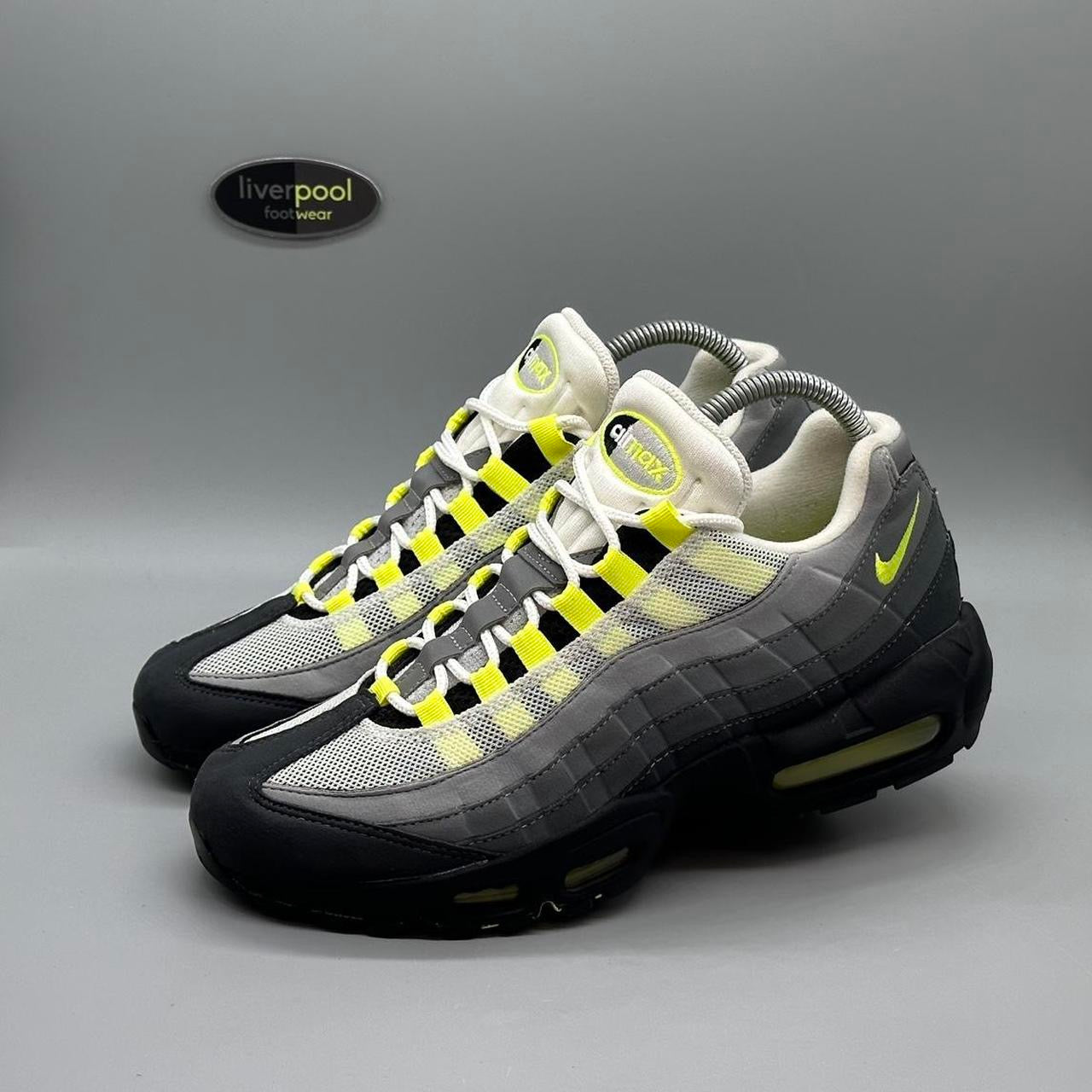 Neon yellow best sale nike air max