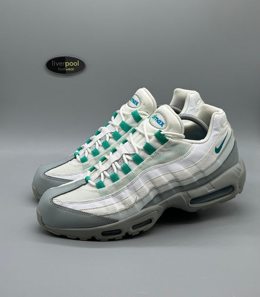 Nike Air Max 95 - Light Pumice  / Clear Emerald