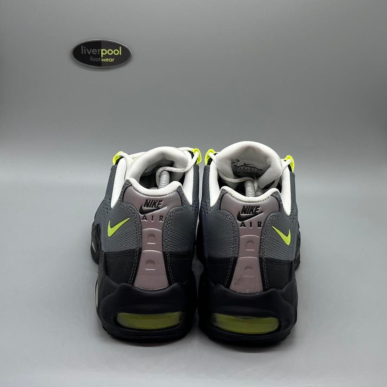 Nike Air Max 95 EM - Neon